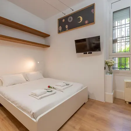 Visconti Di Modrone, 18 - Your Nest In The Heart Of