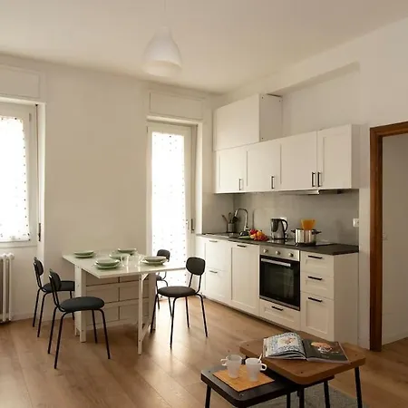 公寓 M4 Tolstoj Ampia Penthouse A 50m Dalla Metro 米兰
