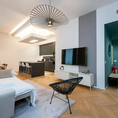 Luxury - Caccialepori 3 *