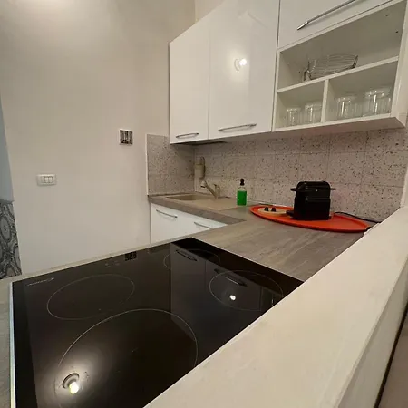 Charming Two-room Apartment, Just A Short Walk From The M1 And M2 Cadorna Subway Stations Apartment *