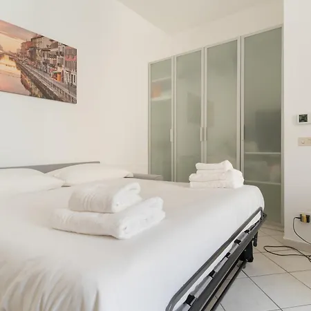 Guesthost - Comfy X2 In Navigli District Apartamento