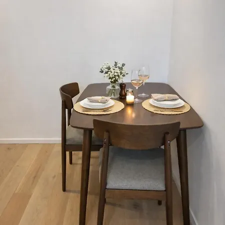 Casa Brioschi 7min Navigli & 4min Bocconi University- Fast Wifi Apartment