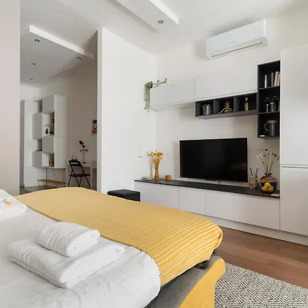 The Giambellino Diamond - 2 Baths - M4 Frattini *