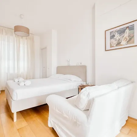 Top-floor Penthouse With Panoramic Terrace - 20 Minutes From San Siro & Duomo Milano