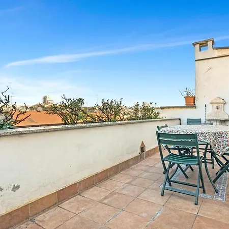 Ponse26 Large Terrace Apartment, *