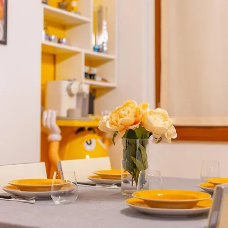 Elegant And Spacious 2bdr, 5 Min Station Milan