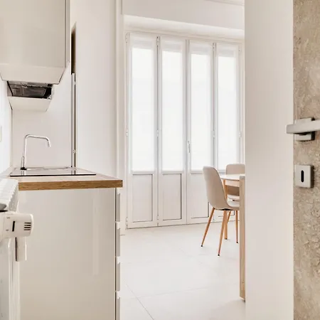 Lejlighed Hostmate - - Viale Corsica - 15 Min From Duomo Milano