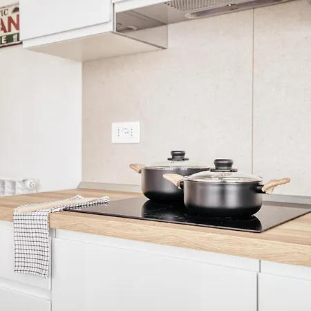 Lejlighed Hostmate - - Viale Corsica - 15 Min From Duomo *