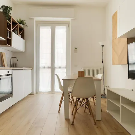 Guesthost - Cozy Balcony Flat Close To Navigli 米兰
