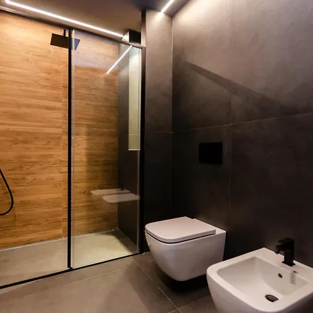 Casaravizza Milano-elegance & Privacy- Fast Wifi- 4min Shopping At Corso Vercelli Near Duomo & 8min Life Shopping District