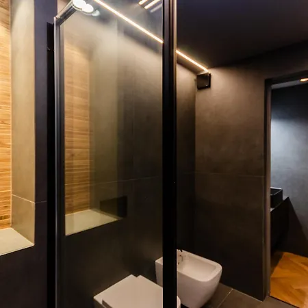 Casaravizza Milano-elegance & Privacy- Fast Wifi- 4min Shopping At Corso Vercelli Near Duomo & 8min Life Shopping District Daire *