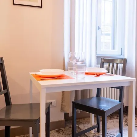 דירה Host4u , O Host Nolo Cozy Loft In מילאנו