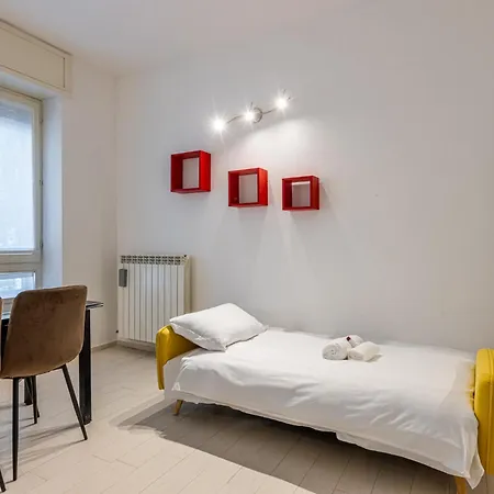 Apartment Bright Near Metro Tolstoj - Easy Centre And Linate Access