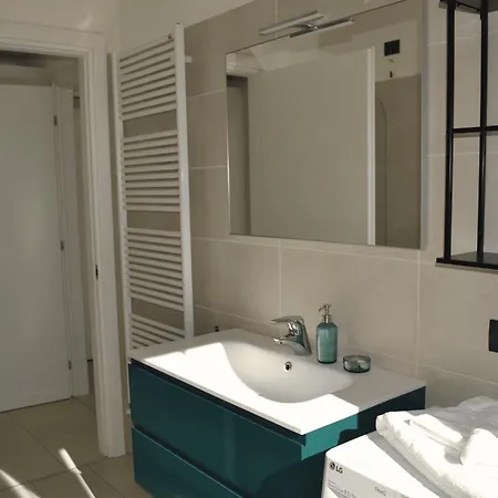 Апартаменты Bilocale Moderno Con Doppia Terrazza A Corvetto M3 *