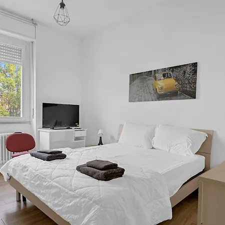 Adr16 Elegant Three-room Flat In A Peaceful Area ميلان