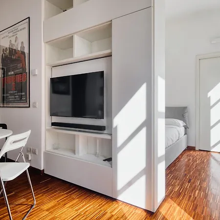 Hostmate - - San Gottardo - Navigli Apartamento *