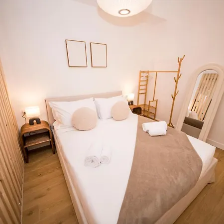Mahon 1br Superior - Quiet, Near Tram, Metro, Duomo, Station Apartment *