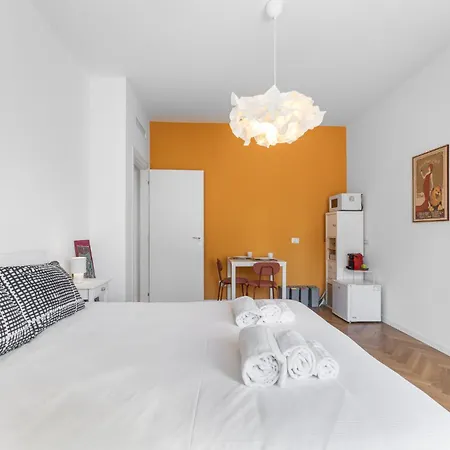 Апартаменты M4 Metro Tolstoj - Cozy With Bathroom - Wifi Милан
