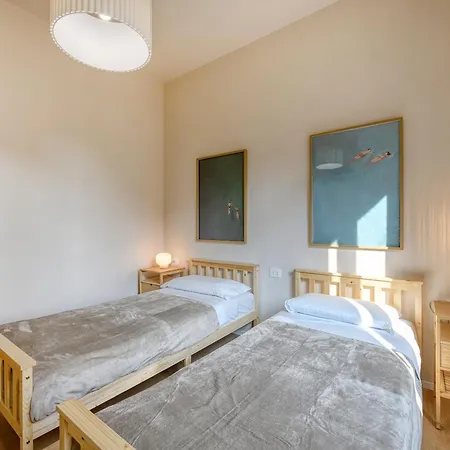 アパート Giro 52 - 2 Bedroom Apartament, Close To San Siro, Fiera And 10 Min Metro To Duomo ミラノ