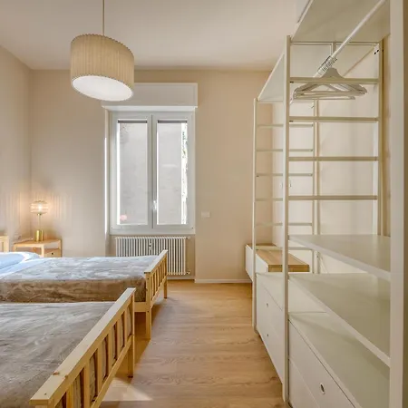 アパート Giro 52 - 2 Bedroom Apartament, Close To San Siro, Fiera And 10 Min Metro To Duomo ミラノ