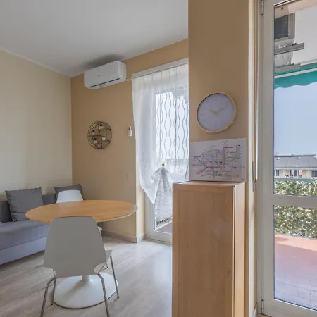 Panoramic Loft In With Balcony - Ac & Wifi Apartment