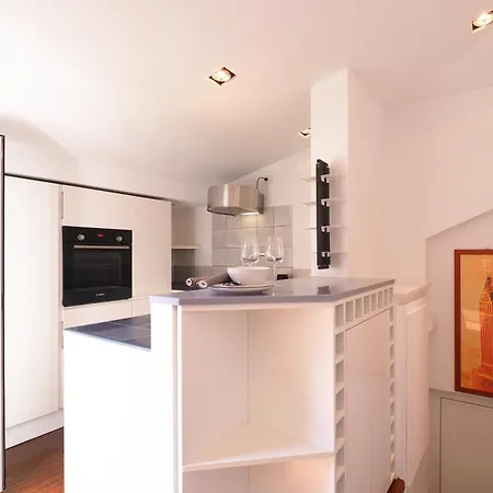 Lejlighed Contempora - For 4 People With Terrace - Close To Policlinico And Tribunale *