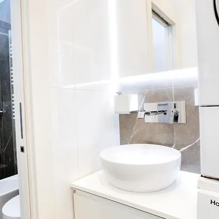 Duomo Modern In Via Torino - Prime Location * ミラノ