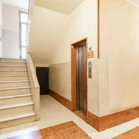 La Madonnina -modern In Tortona District *