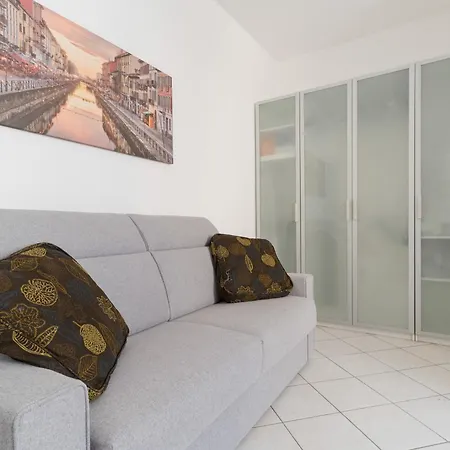 Apartamento Guesthost - Comfy X2 In Navigli District Milán