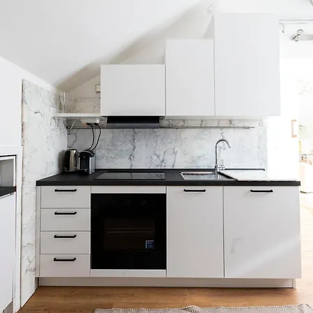 Santa Sofia Penthouses شقة *