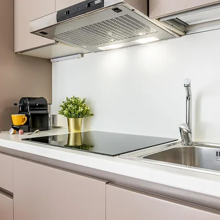 Luxury, Modern & Charming Near Station Lejlighed Milano