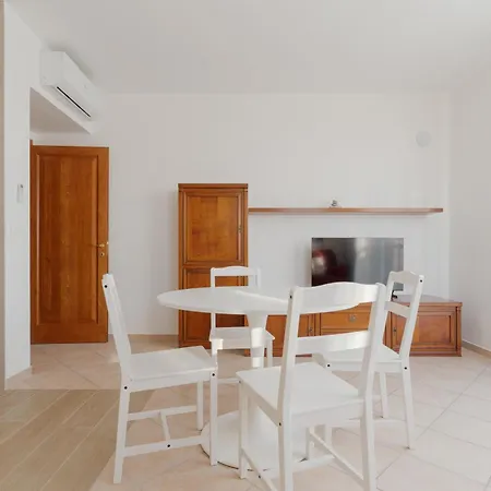 Guesthost - Comfy X4 Comasina M3 Apartment Mailand