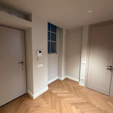 Gae Aulenti Exclusive Suite, 3 Bedrooms, 3 Bathrooms 130 Sqm Apartment