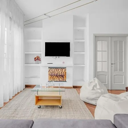 Ponse26 Large Terrace Apartment, Milano