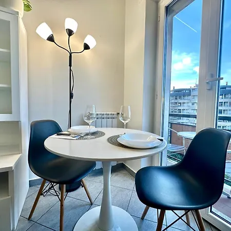 Chic Con Cucina Indipendente E Terrazzino