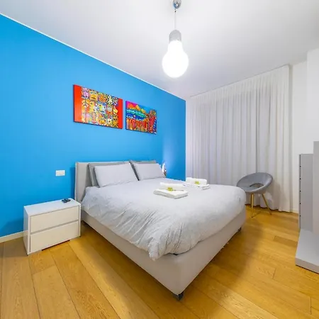 Elegant And Spacious 2bdr, 5 Min Station *