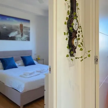 Homeby - The Clover Апартаменты