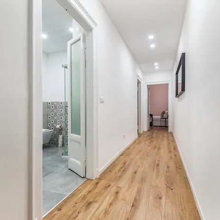 3 Bedroom Porta Venezia شقة *