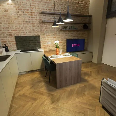 Daire Casaravizza Milano-elegance & Privacy- Fast Wifi- 4min Shopping At Corso Vercelli Near Duomo & 8min Life Shopping District *
