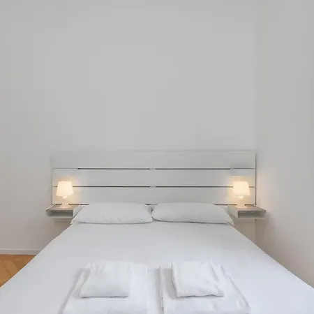 5 Min To Metro, 8-15 Min To Station And Duomo, Air Conditioning * Milano