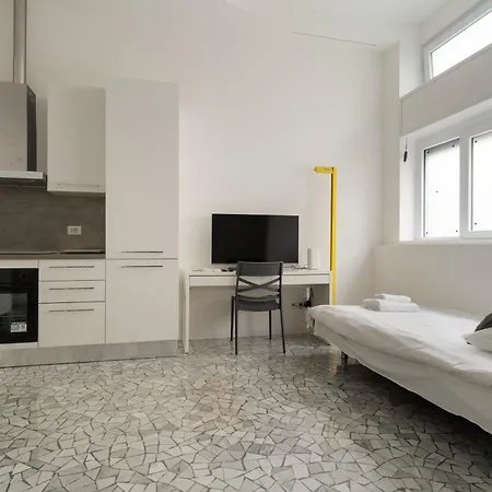 Guesthost - Cozy Flat Near & Grec0 Pirelli Stations 米兰