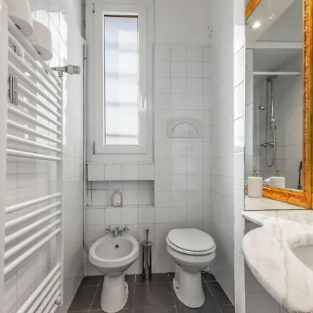 Charming Attic With Terrace - Wi-fi Netflix Apartamento