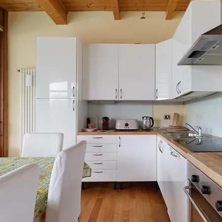 Apartment Guesthost - Modern Bocconi Milan