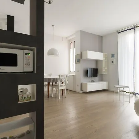 Апартаменты Guesthost - Cenisio Lovely Flat