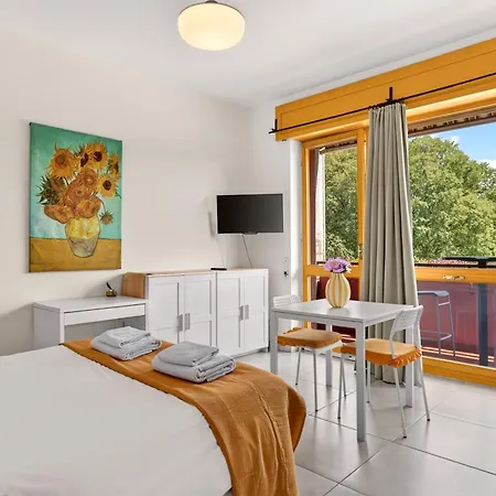 Urban House Romolo Garden View - Navigli 아파트
