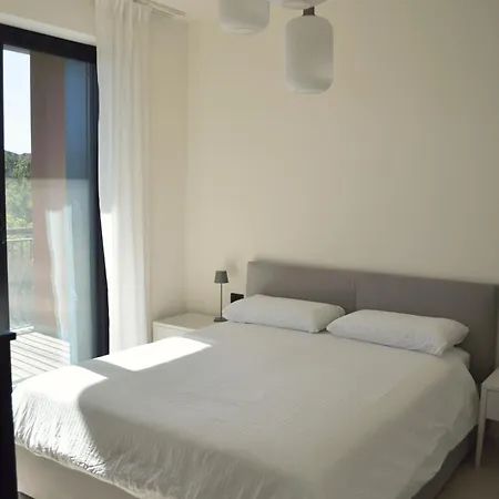 Bilocale Moderno Con Doppia Terrazza A Corvetto M3