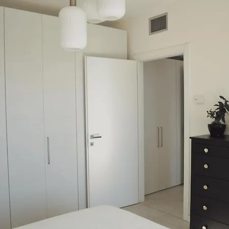 Bilocale Moderno Con Doppia Terrazza A Corvetto M3