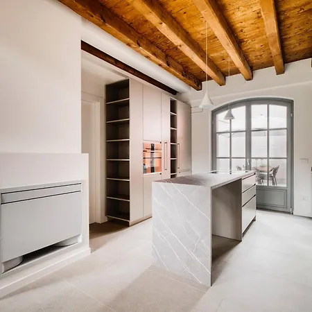 Luxury 5br Retreat Near Navigli Milano
