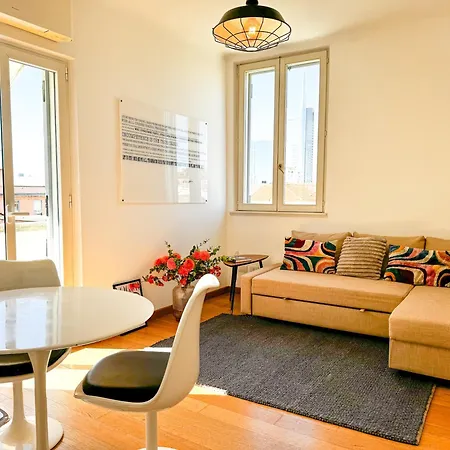 Apartment Brera Elegant 5th Floor Flat With Balcony
