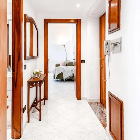 Bilocale Elegante E Luminoso In Via Gallura 米兰